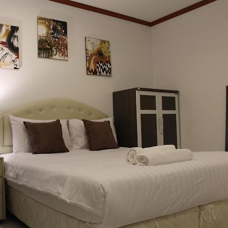 Omaya Guesthouse Patong Eksteriør billede